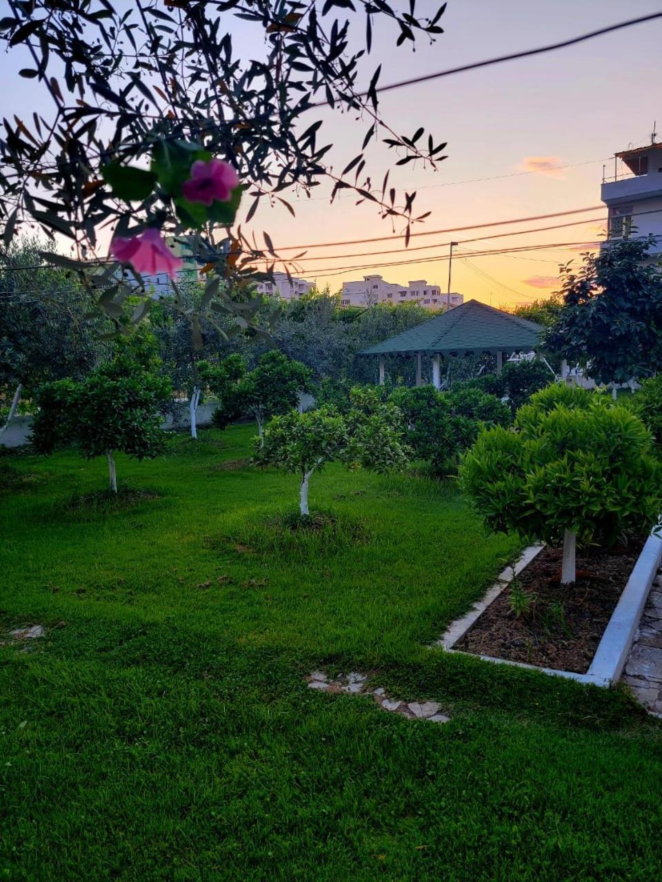 Vila Islami Durrës Exterior foto
